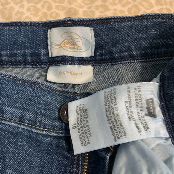 Levi Capri Jeans Sz 10 - Picture 2 of 3